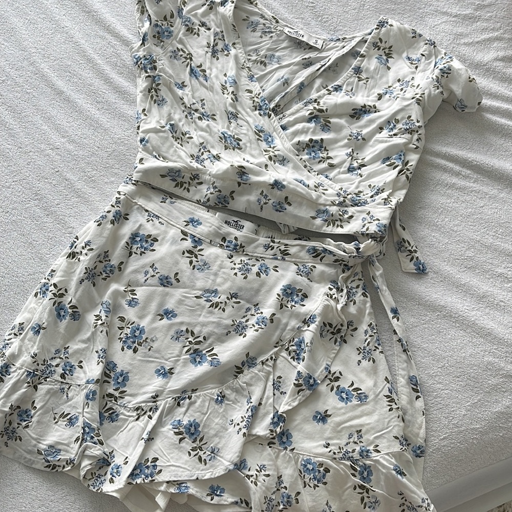 HOLLISTER 2PIECE SET - Picture 7 of 14